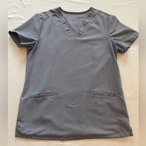 FIGS Women's casma 3 pocket scrub top. Size XS. Vapor blue rare color